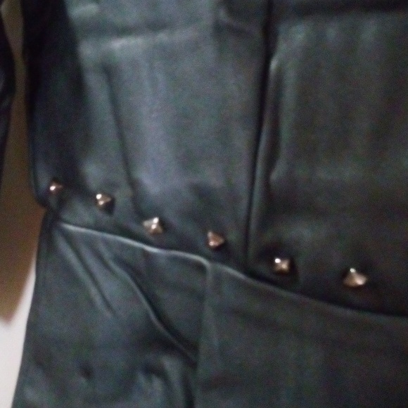 Women's Top - Picture 5 of 14